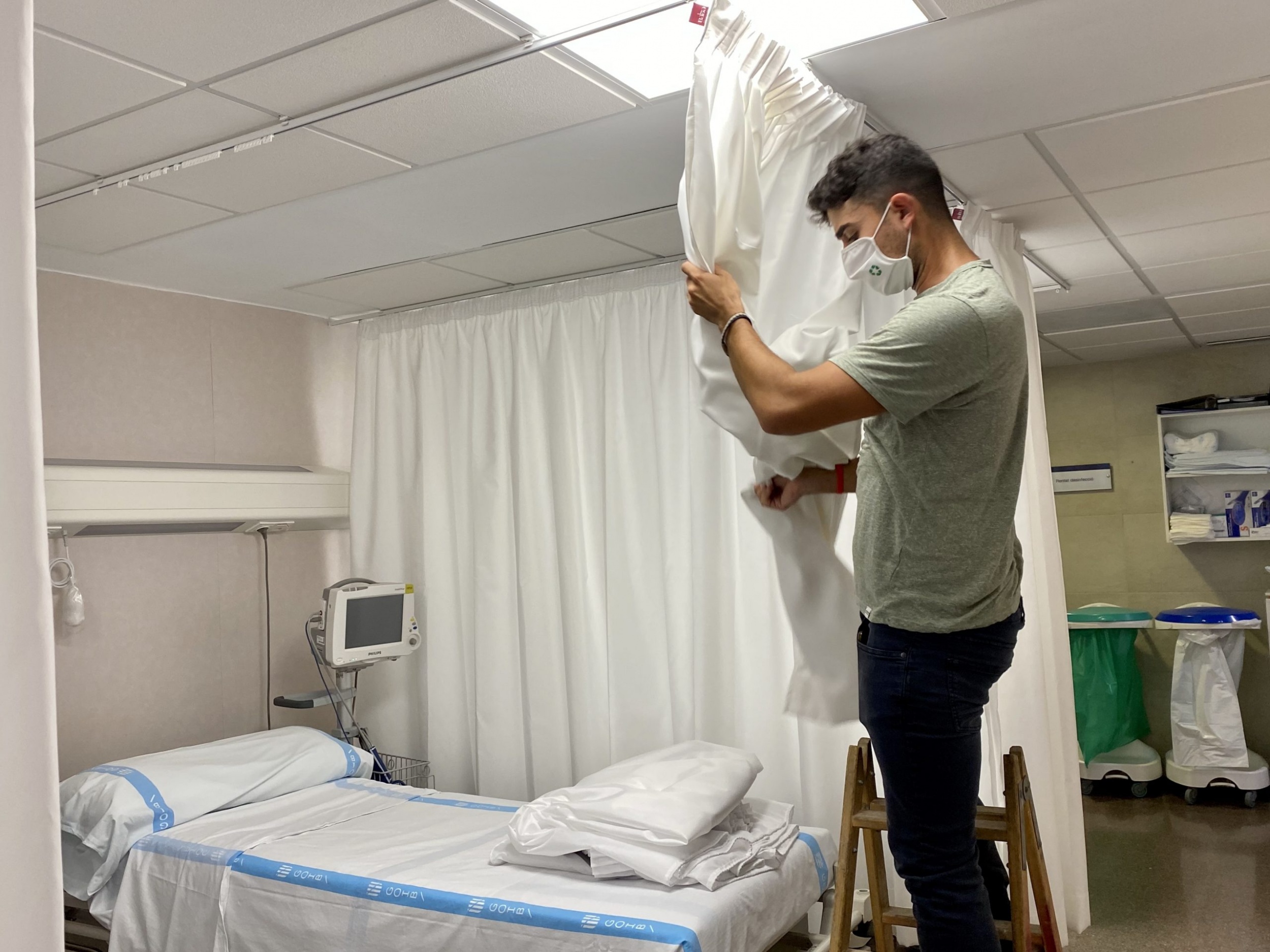 DECORACIONES EGEA INSTALA LAS PRIMERAS CORTINAS HYGIENITEX EN UN CENTRO HOSPITALARIO